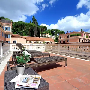 Piazzetta Margutta - My Extra , Rome Italië